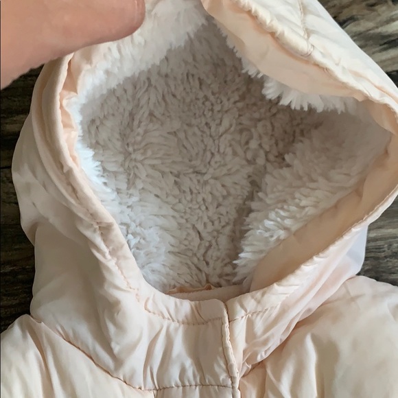 Adorable 😍 winter puffer jacket - Picture 3 of 6